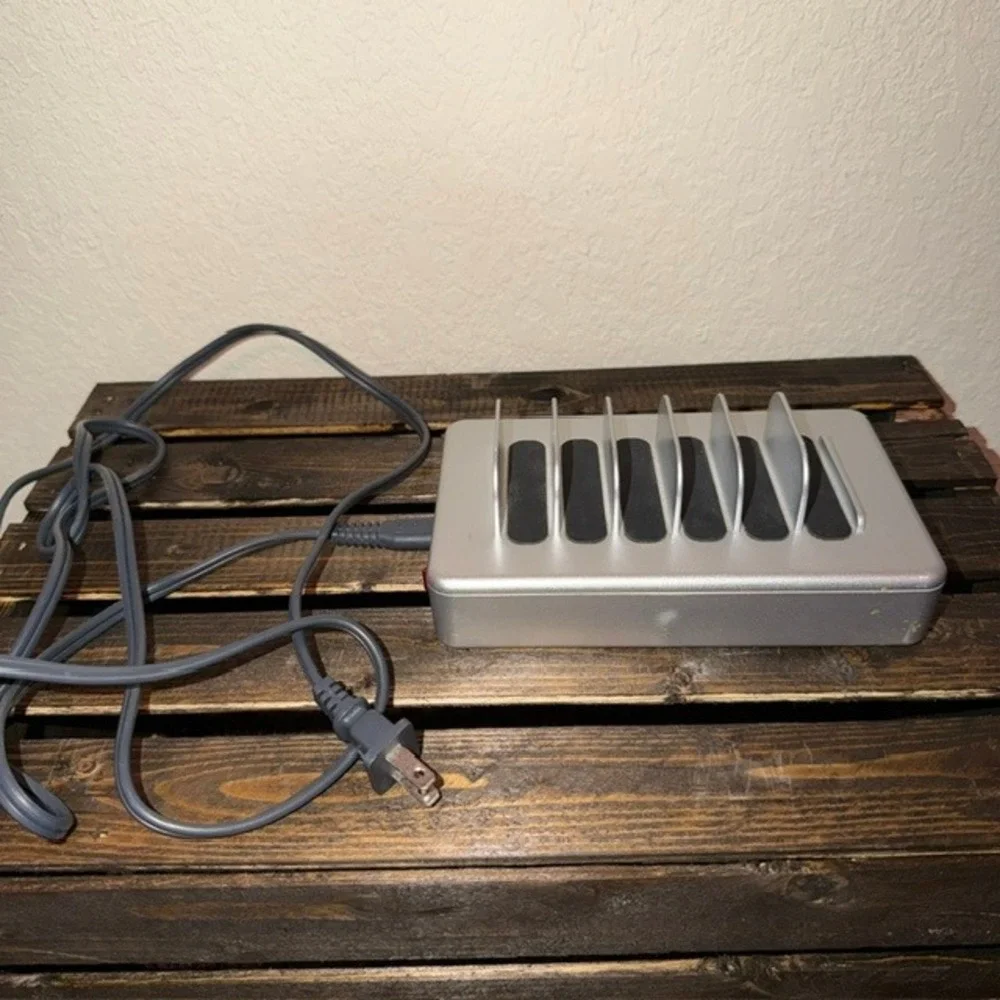 Silver 6 Port USB Charging Station Dock Organizer for Multiple Devices Hub
